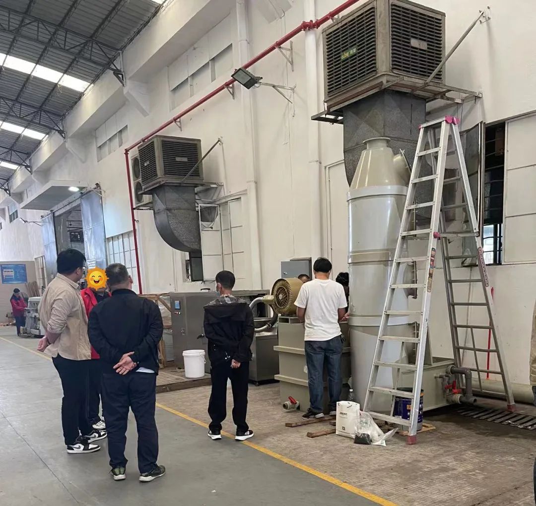 餐廚垃圾處理設備結(jié)合工業(yè)除臭劑實現(xiàn)系統(tǒng)除臭