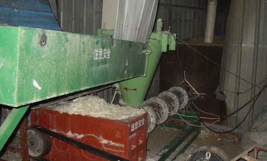 羽毛粉加工腥味、苦味、惡臭味混雜，看工業(yè)除臭劑如何快速除臭！