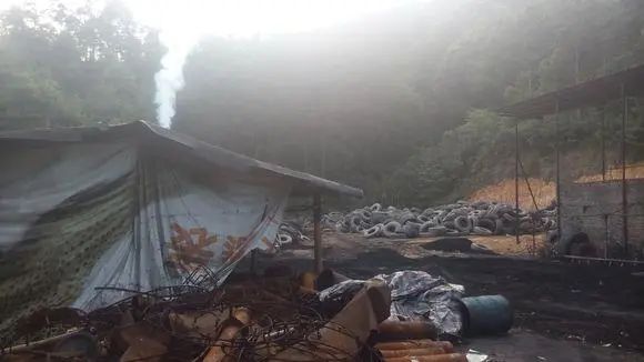 廢舊輪胎煉油廢氣污染，車間惡臭問題可利用潔匠凈化除臭劑解決.jpg